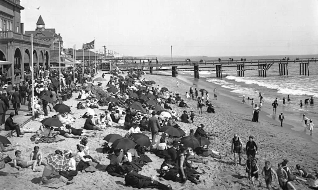 Why Los Angeles Beaches Are So Wide